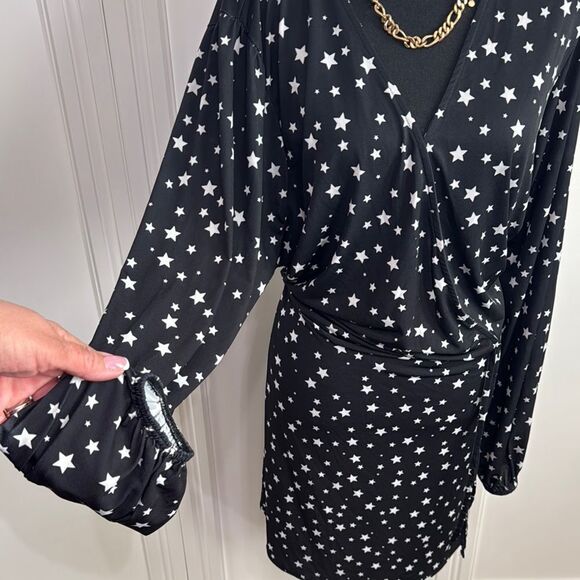 Simply Be Black and White Star Print Dress with Long‎ Sleeves - Picture 3 of 6